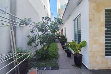 USJ Avenue @ USJ Heights