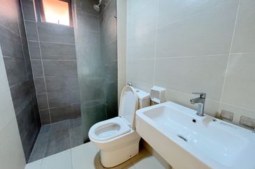 Gravit8 @ Klang South