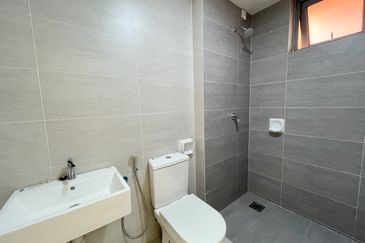 Gravit8 @ Klang South