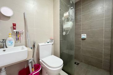 Gravit8 @ Klang South