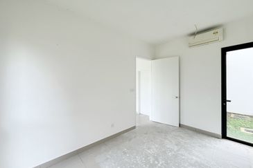 Lucent Residence @ twentyfive.7