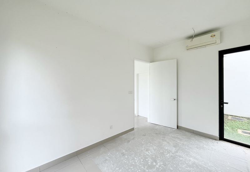 Lucent Residence @ twentyfive.7