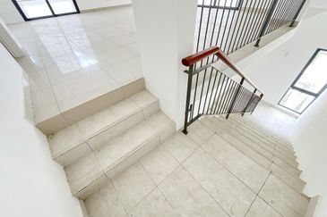 Lucent Residence @ twentyfive.7