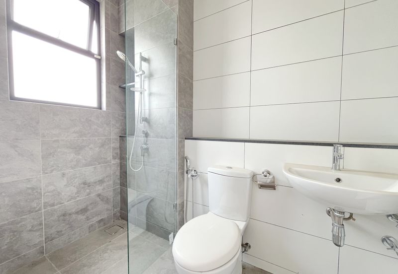 Lucent Residence @ twentyfive.7