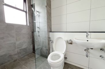 Lucent Residence @ twentyfive.7