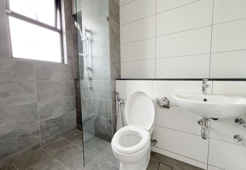 Lucent Residence @ twentyfive.7