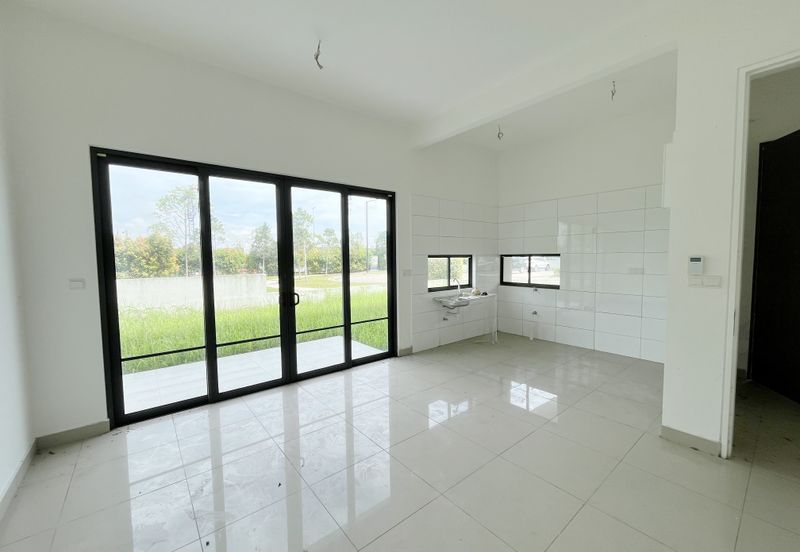 Lucent Residence @ twentyfive.7