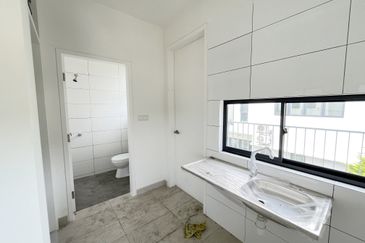 Lucent Residence @ twentyfive.7