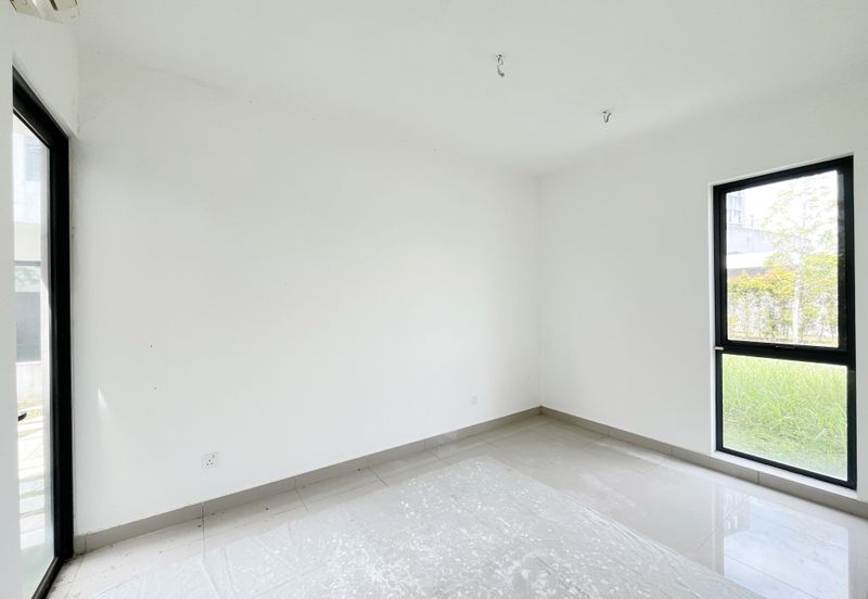 Lucent Residence @ twentyfive.7