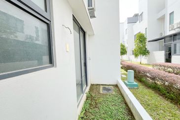 Lucent Residence @ twentyfive.7