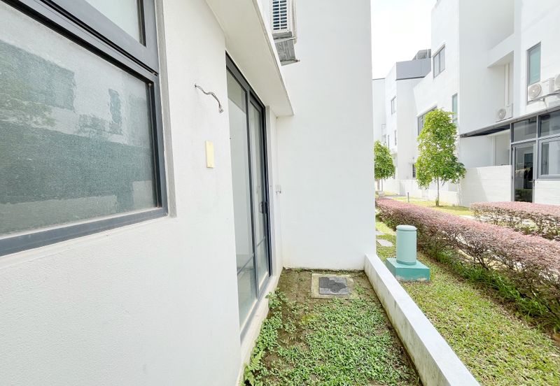 Lucent Residence @ twentyfive.7