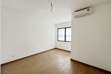 Lucent Residence @ twentyfive.7