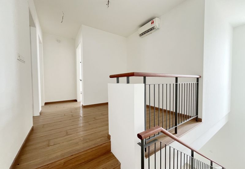 Lucent Residence @ twentyfive.7