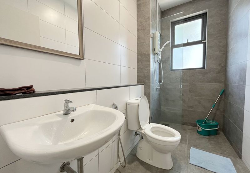 Lucent Residence @ twentyfive.7