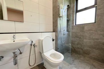 Lucent Residence @ twentyfive.7