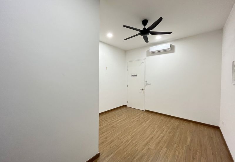 Lucent Residence @ twentyfive.7