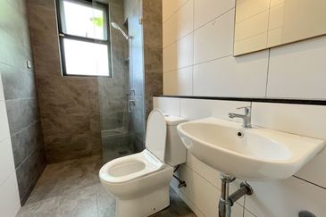 Lucent Residence @ twentyfive.7