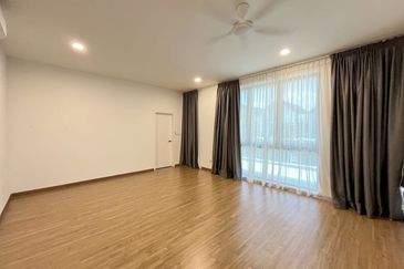 Lucent Residence @ twentyfive.7