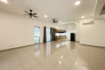 Lucent Residence @ twentyfive.7