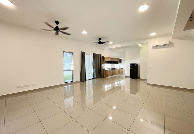 Lucent Residence @ twentyfive.7