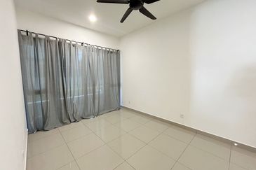 Lucent Residence @ twentyfive.7