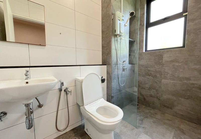 Lucent Residence @ twentyfive.7