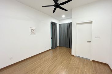 Lucent Residence @ twentyfive.7