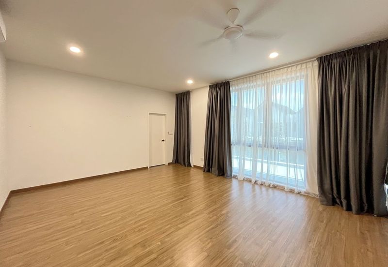 Lucent Residence @ twentyfive.7