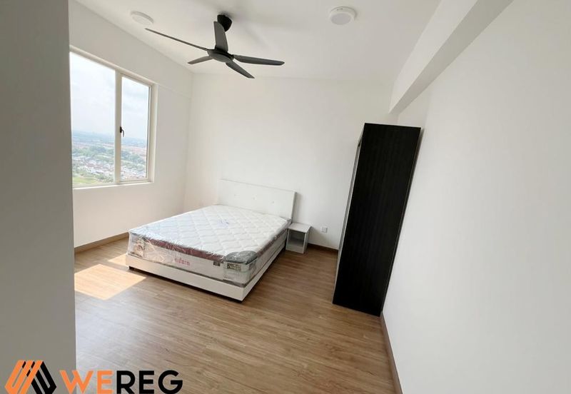 The Tresor @ Gravit 8 *