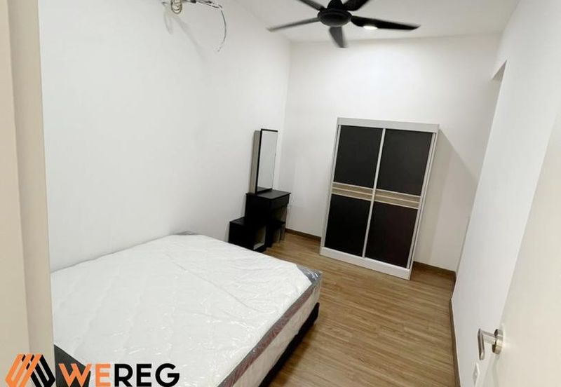 The Tresor @ Gravit 8 *