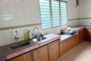 Taman Tepi Sungai ( Taman Teluk Pulai Indah )