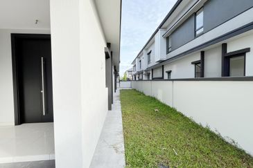 Freesia Residences @ Tropicana Aman