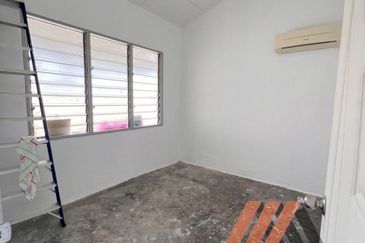 Taman Tepi Sungai ( Taman Teluk Pulai Indah )