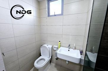 Gravit8 @ Klang South