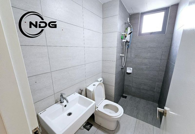 Gravit8 @ Klang South