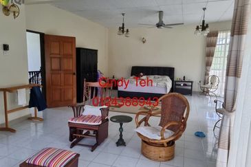 Sungai Emas, Batu Ferringhi