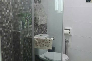 Beachfront Condo @ Tanjung Indah | 3R2B | Fully Furnished | Freehold