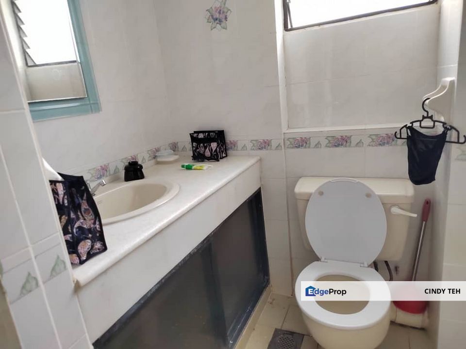 Eden Fairway Condo | 950 sqft | 3R2B | Hill + Sea View , Penang, Batu Ferringhi