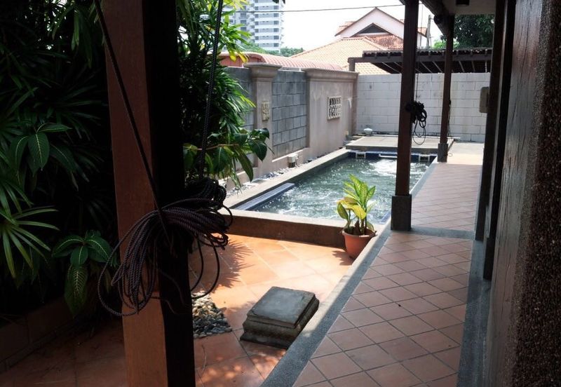 1.5-Storey Semi-Detached Home for Sale – Tanjung Bungah (Freehold) 