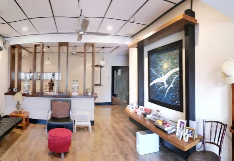 1.5-Storey Semi-Detached Home for Sale – Tanjung Bungah (Freehold) 