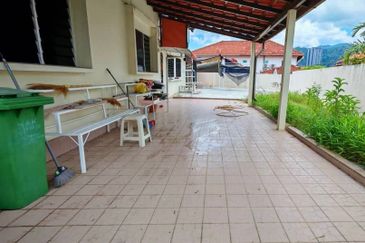 Tanjung Bungah Double-Storey Semi-Detached | 5R 2B | 4,000 sqft Land 