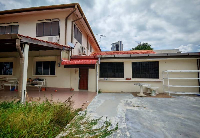 Tanjung Bungah Double-Storey Semi-Detached | 5R 2B | 4,000 sqft Land 