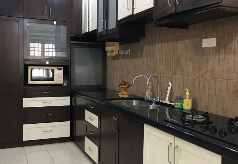 Corner 3-Storey Terrace @ Hill View Garden