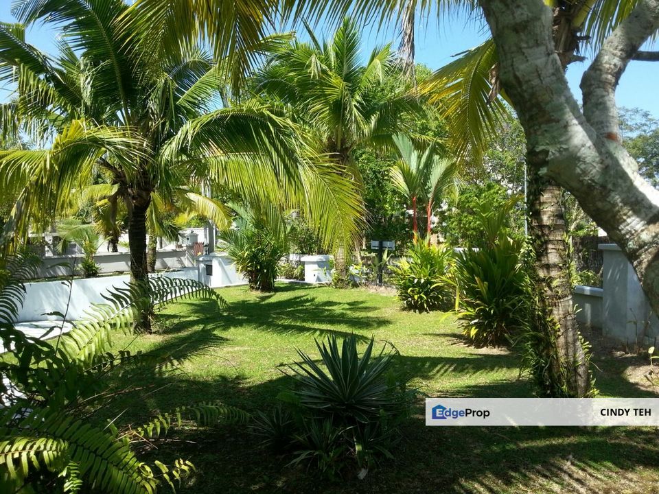 Elegant 3-Storey Bungalow in Gated Ferringhi Villa | Spacious Land , Penang, Batu Ferringhi