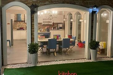 Must buy Moonlight Bay Bungalow 