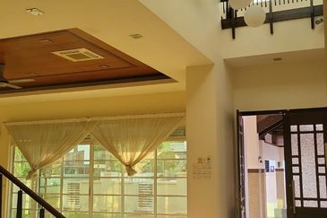 MUST BUY JESSELTON BUNGALOW