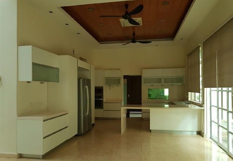 MUST BUY JESSELTON BUNGALOW