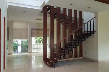 MUST BUY JESSELTON BUNGALOW