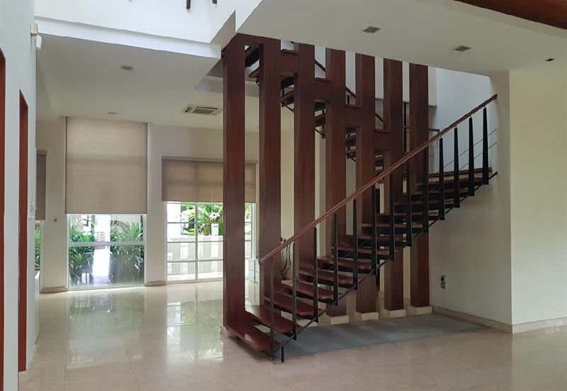 MUST BUY JESSELTON BUNGALOW