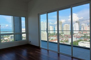 Must  buy seaview Codrington Residence 